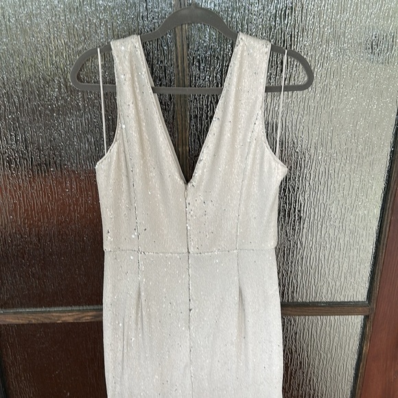 Badgley Mischka Taupe Silver Sequin Plunging V-Neck Ruffle Side Slit Gown 12 - Picture 12 of 14